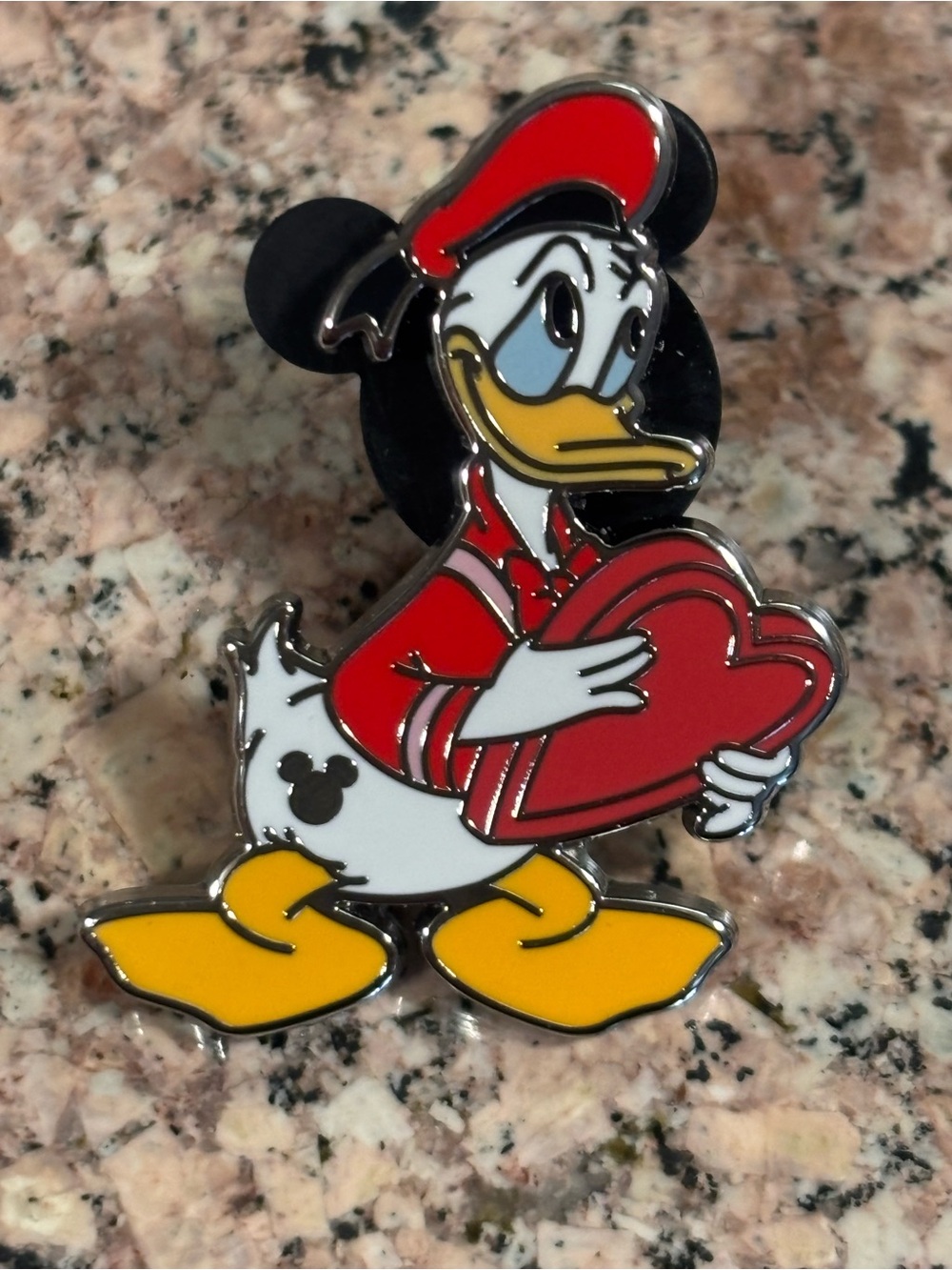 Disney Pin WDW 2025 Hidden Mickey Donald Duck Holidays- Valentine's Day